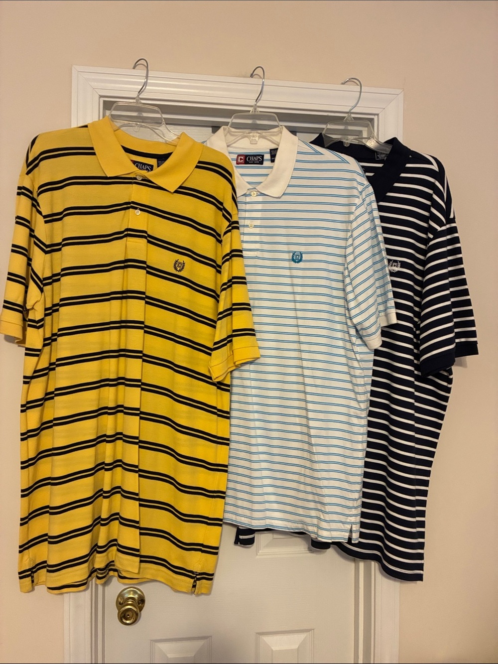 Chaps 2XT Men’s Yellow, Light Blue & Black Striped Polo one NWT